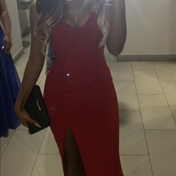 Formal dress - Picture 3 of 4